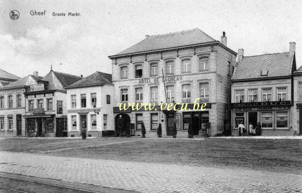 ancienne carte postale de Geel Groote Markt