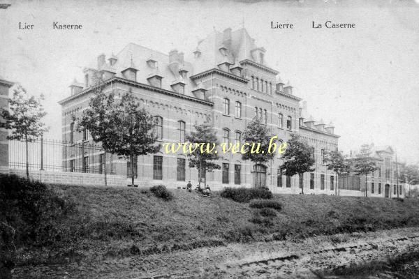 ancienne carte postale de Lierre Lierre  La Caserne