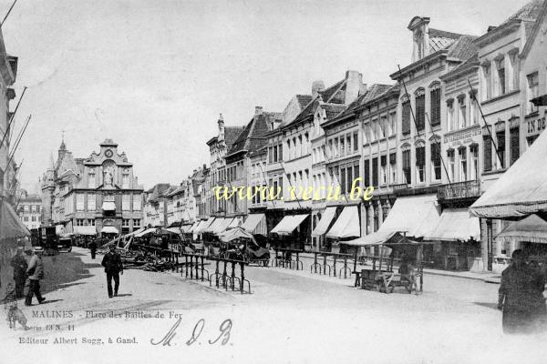 ancienne carte postale de Malines Place des Bailles de Fer