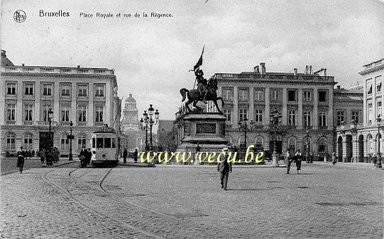ancienne carte postale de Bruxelles Place Royale et rue de la Régence
