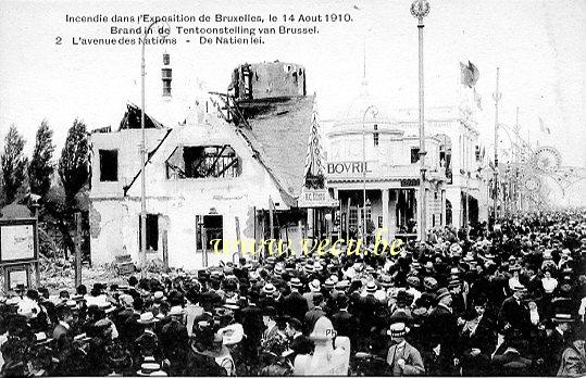 ancienne carte postale de Bruxelles Incendie dans l'expo. de Bruxelles - L'avenue des Nations