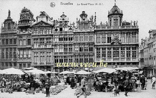 ancienne carte postale de Bruxelles Grand'Place - Côté Nord-Ouest