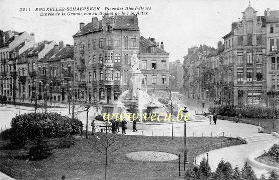 ancienne carte postale de Schaerbeek Place des Bienfaiteurs (Grande rue au Bois et rue Artan)