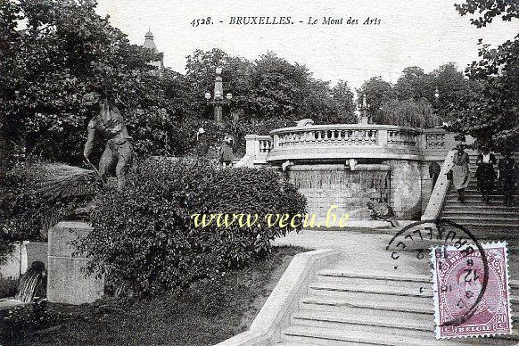 ancienne carte postale de Bruxelles Le Mont des Arts