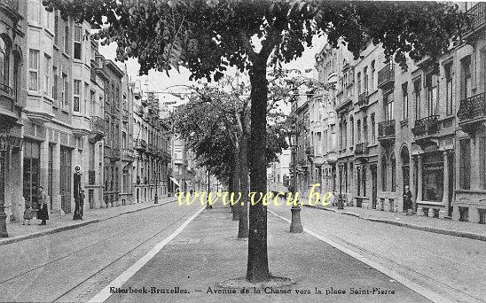 ancienne carte postale de Etterbeek Avenue de la Chasse vers la place Saint-Pierre