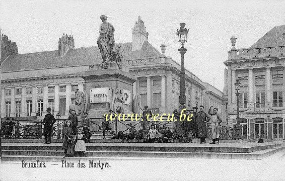 ancienne carte postale de Bruxelles Place des Martyrs
