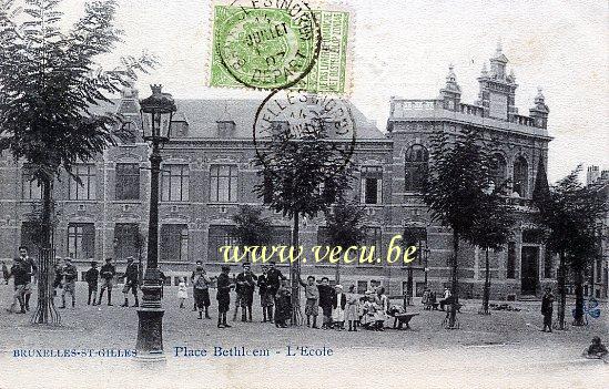 ancienne carte postale de Saint-Gilles Place Bethléem - l'Ecole