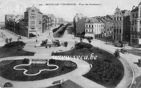 ancienne carte postale de Schaerbeek Place des Bienfaiteurs