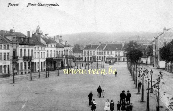 ancienne carte postale de Forest Place communale