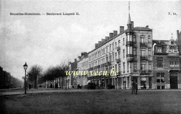 ancienne carte postale de Molenbeek Boulevard Leopod II