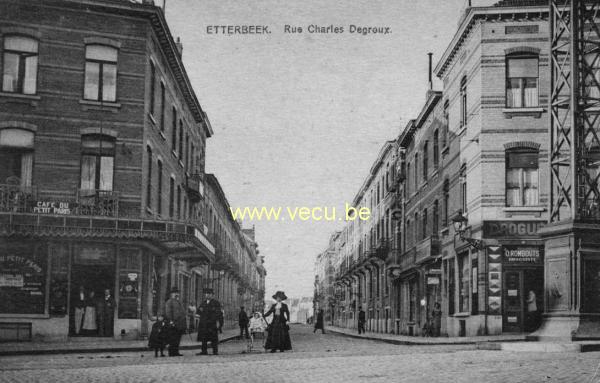 ancienne carte postale de Etterbeek Rue Charles Degroux