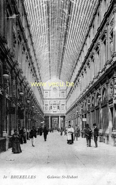 ancienne carte postale de Bruxelles Galeries St-Hubert