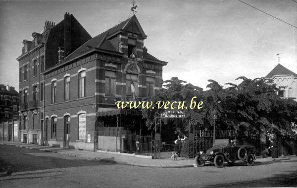 ancienne carte postale de Woluwe-St-Pierre Café-Restaurant-Hôtel du Chien Vert. 30 avenue de tervueren.