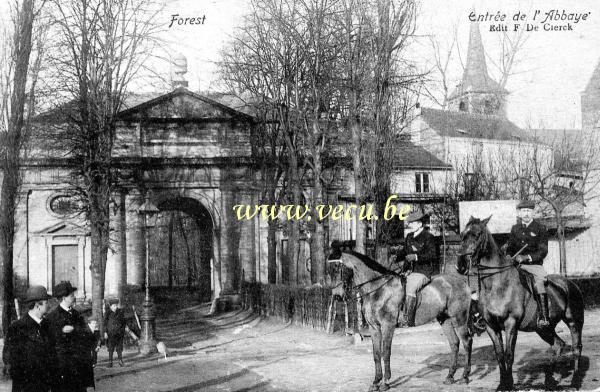 ancienne carte postale de Forest Entrée de l'Abbaye