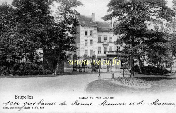 ancienne carte postale de Bruxelles Entrée du Parc Léopold