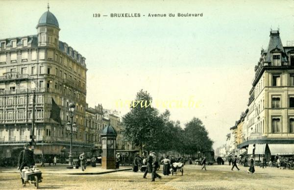ancienne carte postale de Bruxelles Avenue du Boulevard
