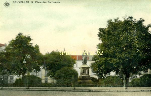 ancienne carte postale de Bruxelles Place des Barricades