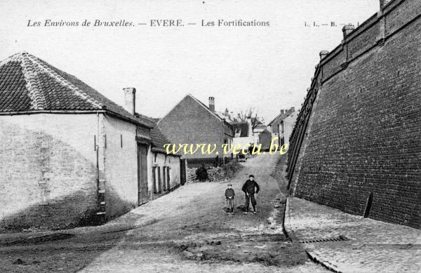 ancienne carte postale de Evere Les Fortifications ou le 