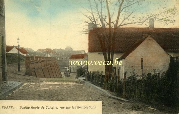 ancienne carte postale de Evere Vieille route de Cologne vue sur les fortifications. version colorisée