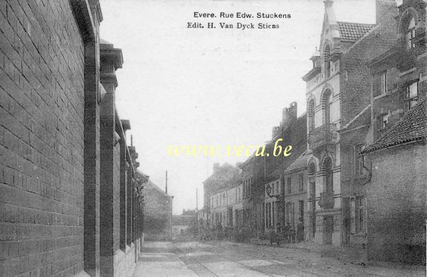ancienne carte postale de Evere Rue Edw. Stuckens (rue de la poste)