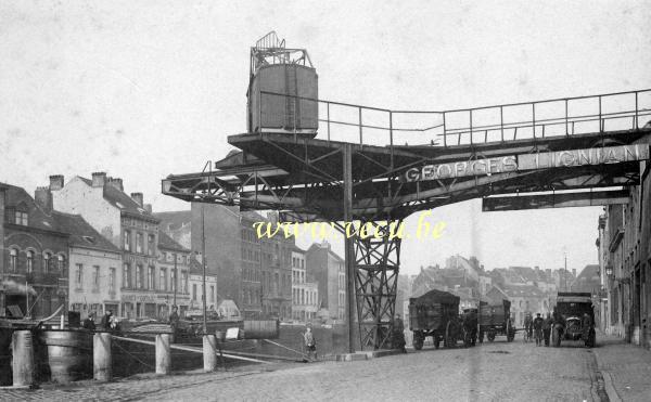 ancienne carte postale de Molenbeek Quai de l'industrie et quai Mariemont - Ets Georges Lignian