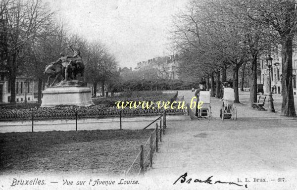 ancienne carte postale de Bruxelles Vue sur l'avenue Louise