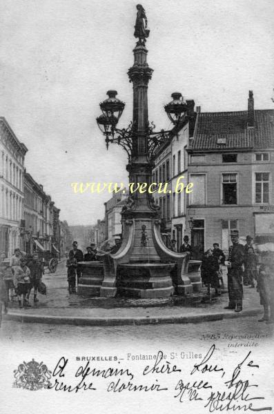 ancienne carte postale de Saint-Gilles Fontaine de St Gilles