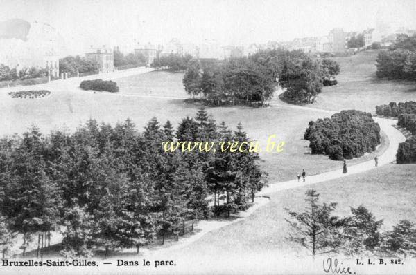 ancienne carte postale de Saint-Gilles Dans le parc