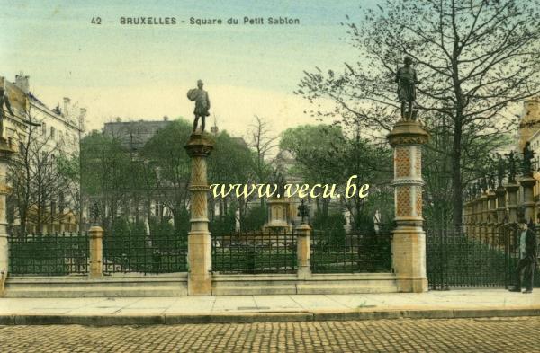 ancienne carte postale de Bruxelles Square du petit sablon