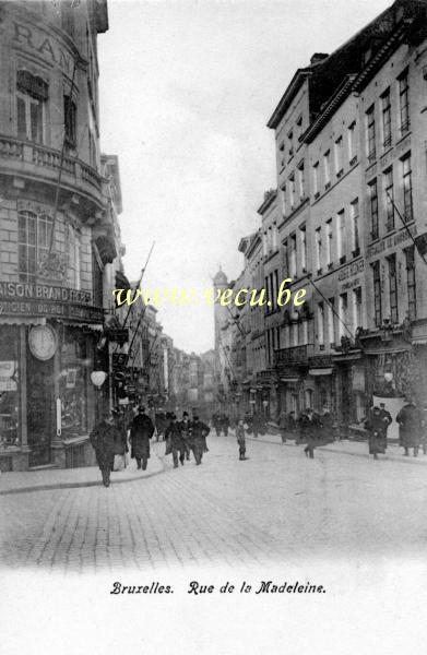 ancienne carte postale de Bruxelles Rue de la Madeleine