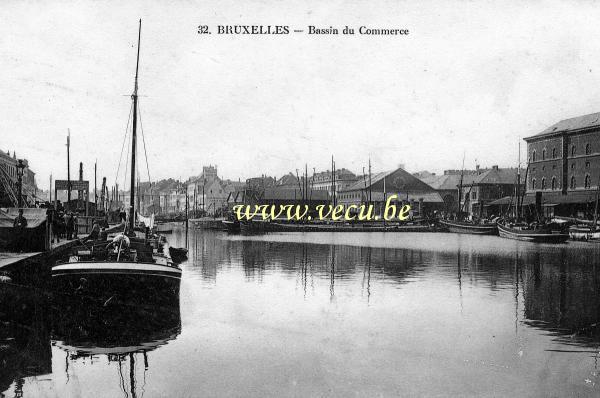 ancienne carte postale de Bruxelles Bassin du commerce