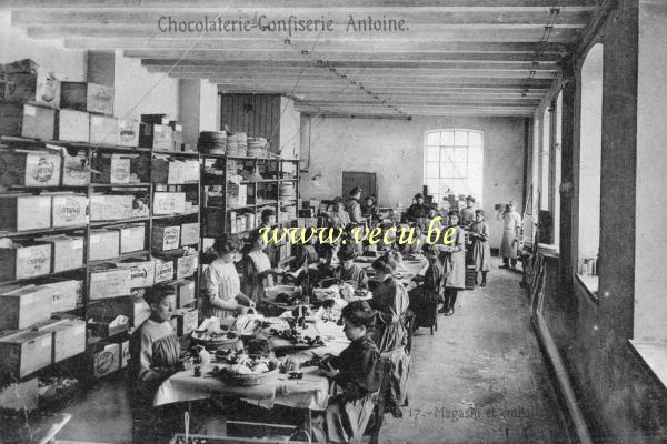 ancienne carte postale de Ixelles Chocolaterie-Confiserie Antoine  Ilot Prince Royal-Keyenveld-du Berger  Magasin&emballage