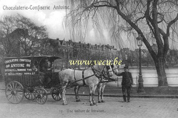 ancienne carte postale de Ixelles Chocolaterie-Confiserie Antoine   Une voiture de livraison aux Etangs d'Ixelles