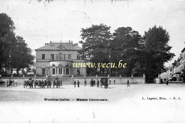 ancienne carte postale de Ixelles Maison Communale