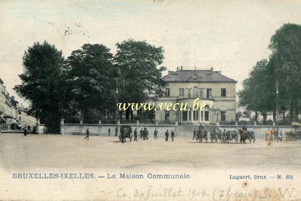 ancienne carte postale de Ixelles La Maison Communale