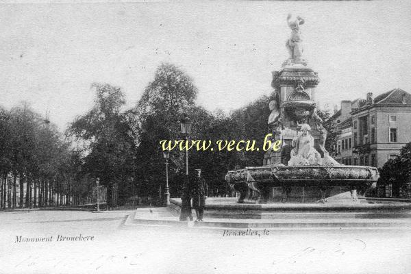 ancienne carte postale de Ixelles Monument Brouckère (porte de Namur)