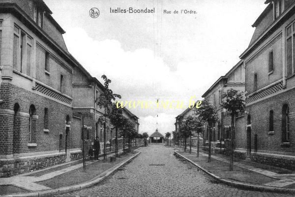 ancienne carte postale de Ixelles Boondael - rue de l'Ordre