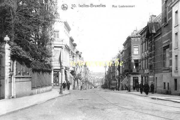ancienne carte postale de Ixelles Rue Lesbroussart