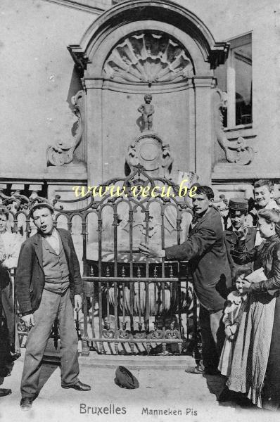 ancienne carte postale de Bruxelles Manneken-pis