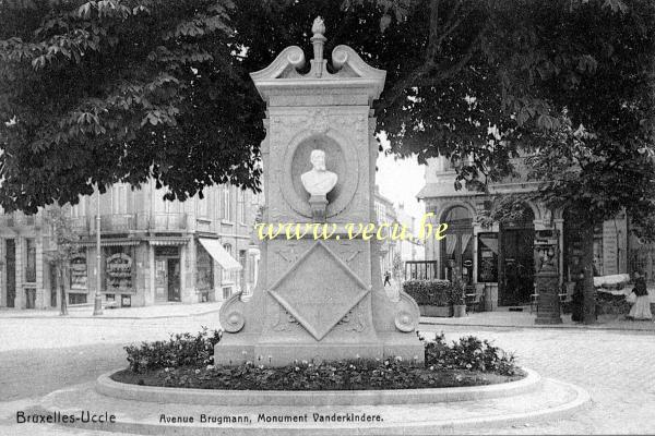 ancienne carte postale de Uccle Avenue Brugmann, Monument Vanderkindere