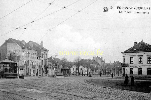 ancienne carte postale de Forest La Place Communale