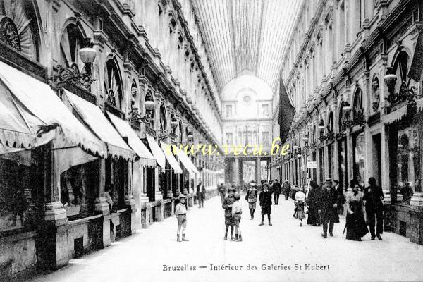 ancienne carte postale de Bruxelles Intérieur des Galeries St Hubert