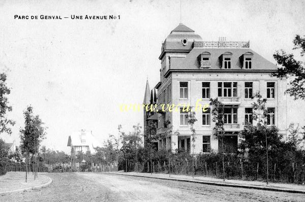 ancienne carte postale de Genval Une avenue