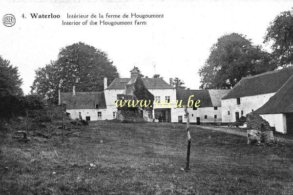 ancienne carte postale de Waterloo Intérieur de la ferme de Hougoumont