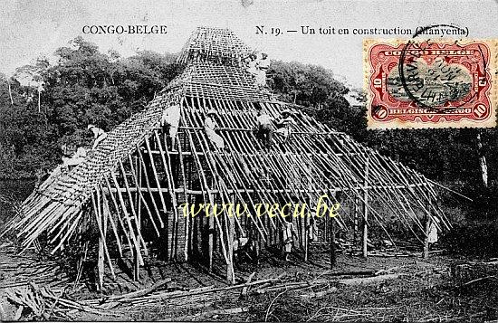 postkaart van onbekend Un toit en construction (Manyenta)