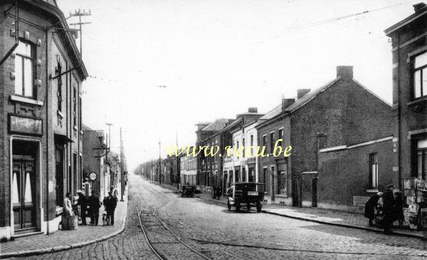 ancienne carte postale de Trazegnies Rue de Gosselies