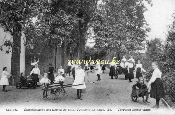 ancienne carte postale de Leuze-en-Hainaut Etablissement des Dames de Saint-François-de-Sales. Terrasse Saint-Anne