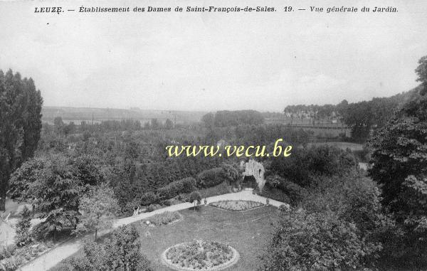 postkaart van Leuze-en-Hainaut Etablissement des Dames de Saint-François-de-Sales.  Vue générale du jardin