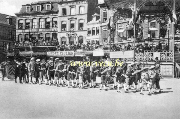 ancienne carte postale de Mons La procession du car d'or