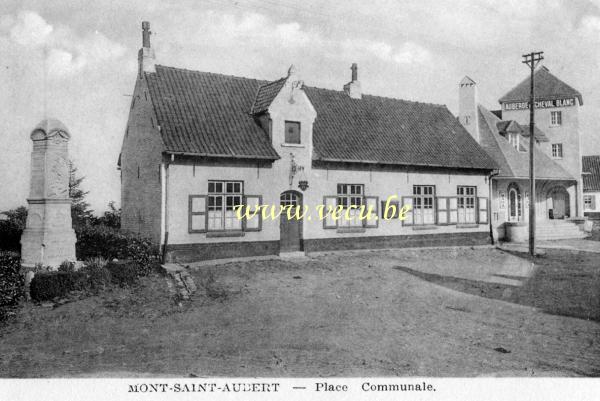 postkaart van Mont-Saint-Aubert Gemeenteplein